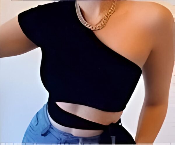 Black one-shoulder top with short sleeve and adjustable horizontal opening