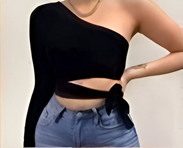 Black one-shoulder top with long sleeve and adjustable horizontal opening